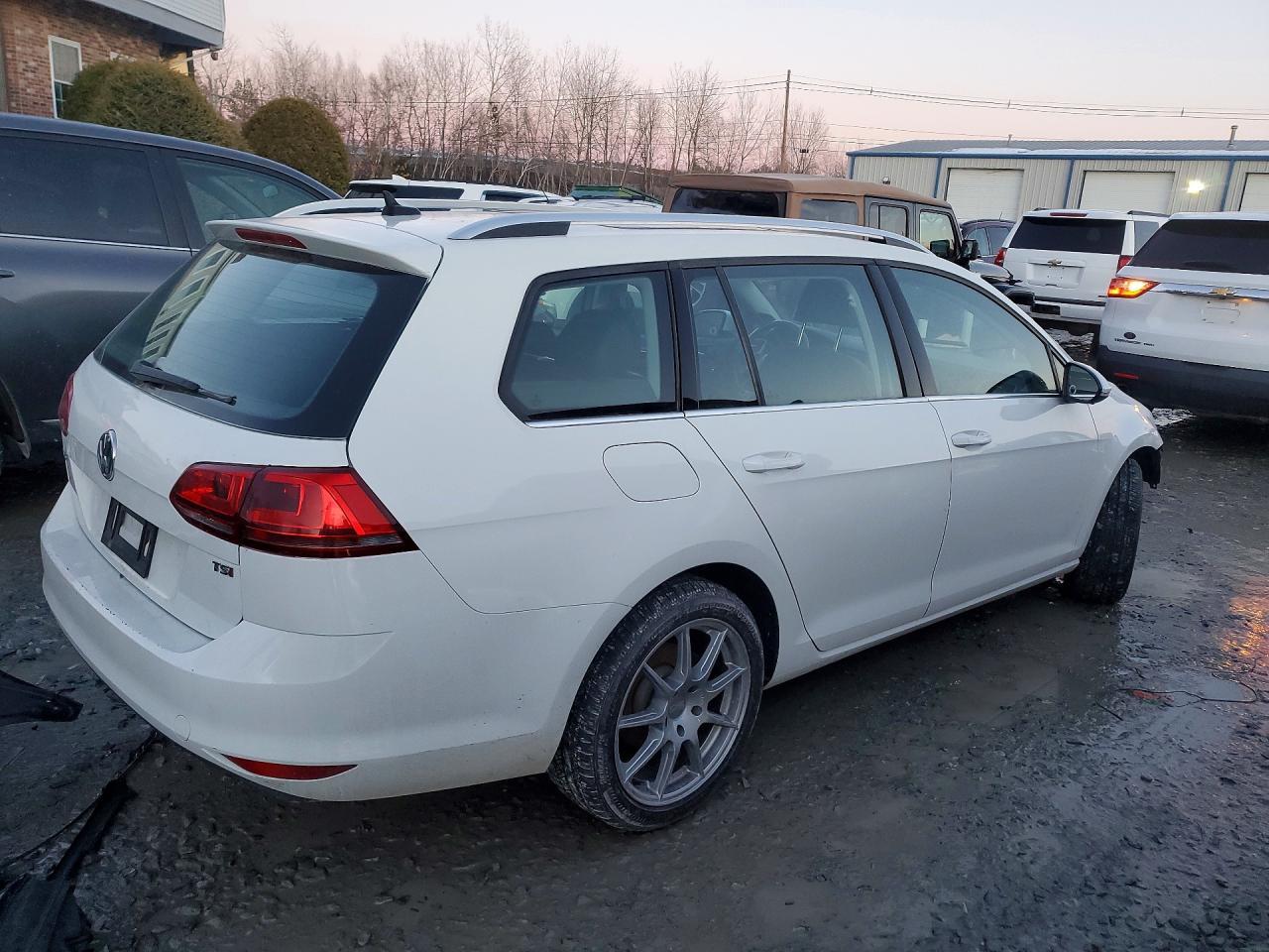 2015 Volkswagen Golf Sportwagen S - zdjęcie 3