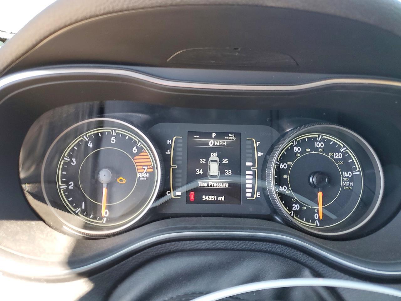 2020 Jeep Cherokee Latitude - zdjęcie 9