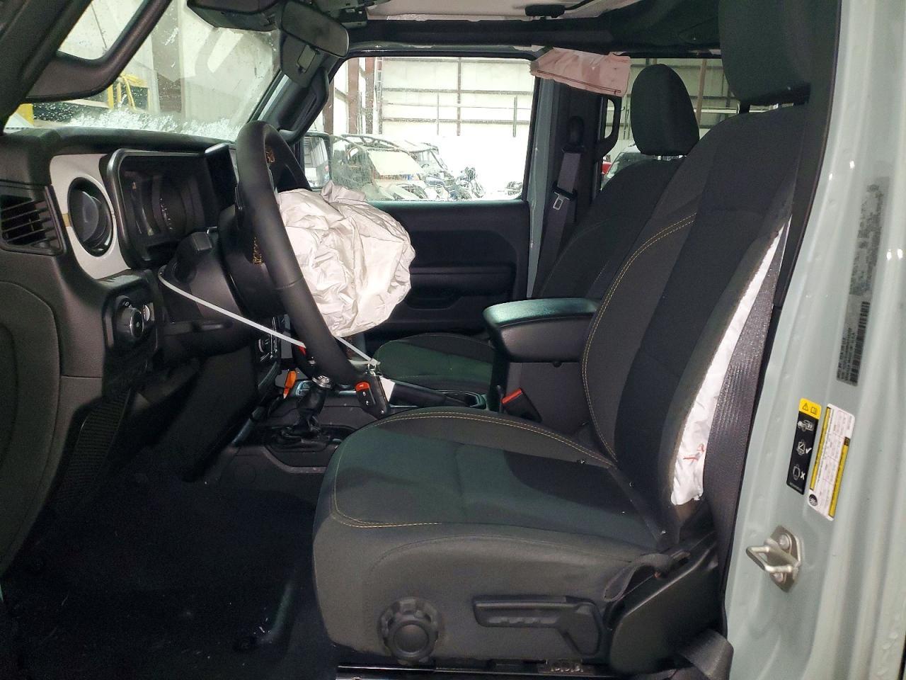 2024 Jeep Wrangler Sport - zdjęcie 7