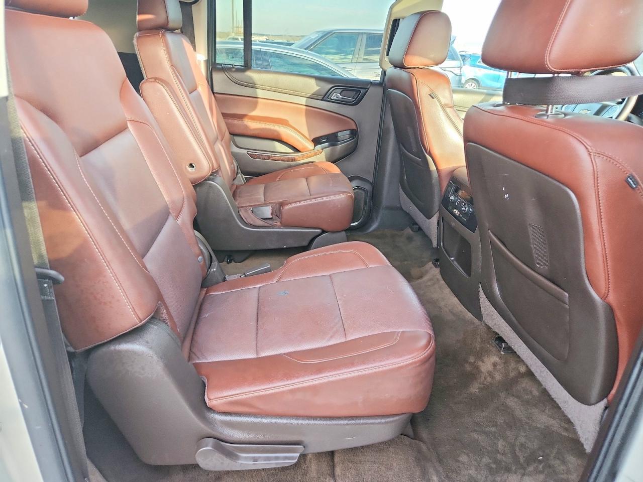 2015 Chevrolet Suburban C1500 Ltz - zdjęcie 11