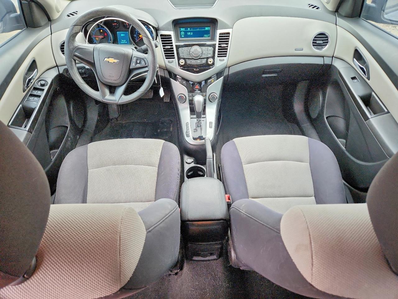 2013 Chevrolet Cruze Ls - zdjęcie 8