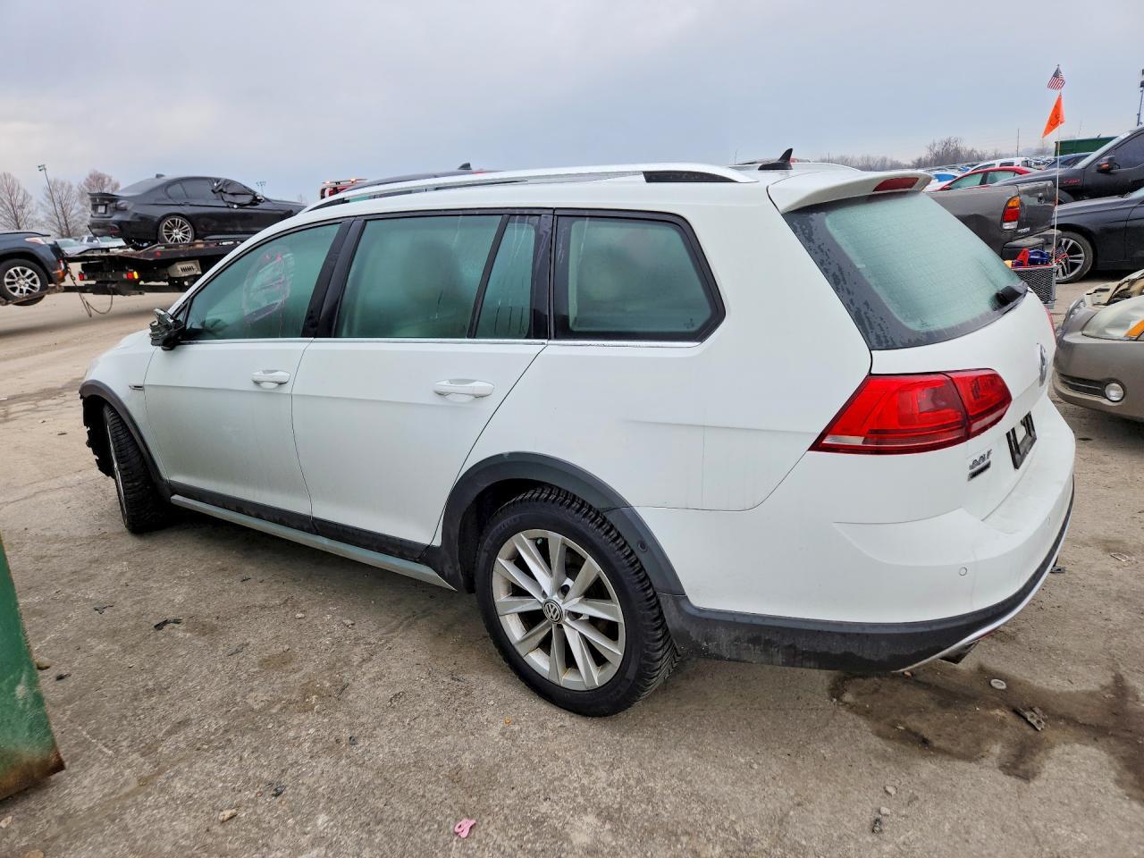 2017 Volkswagen Golf Alltrack S - zdjęcie 2