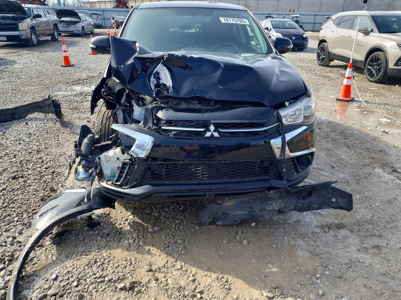 2019 Mitsubishi Outlander Sport Es - zdjęcie 5