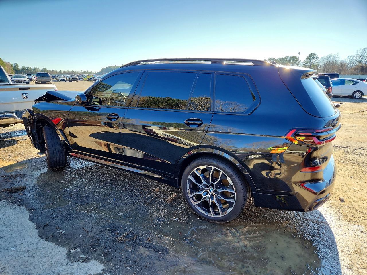 2026 BMW X7 M60I - zdjęcie 2