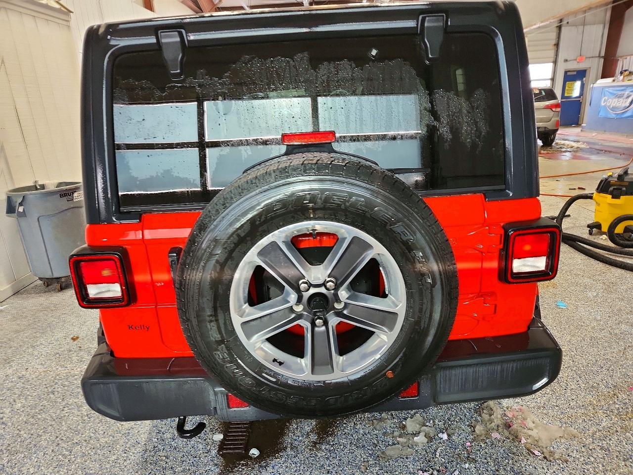 2023 Jeep Wrangler Sahara - zdjęcie 6