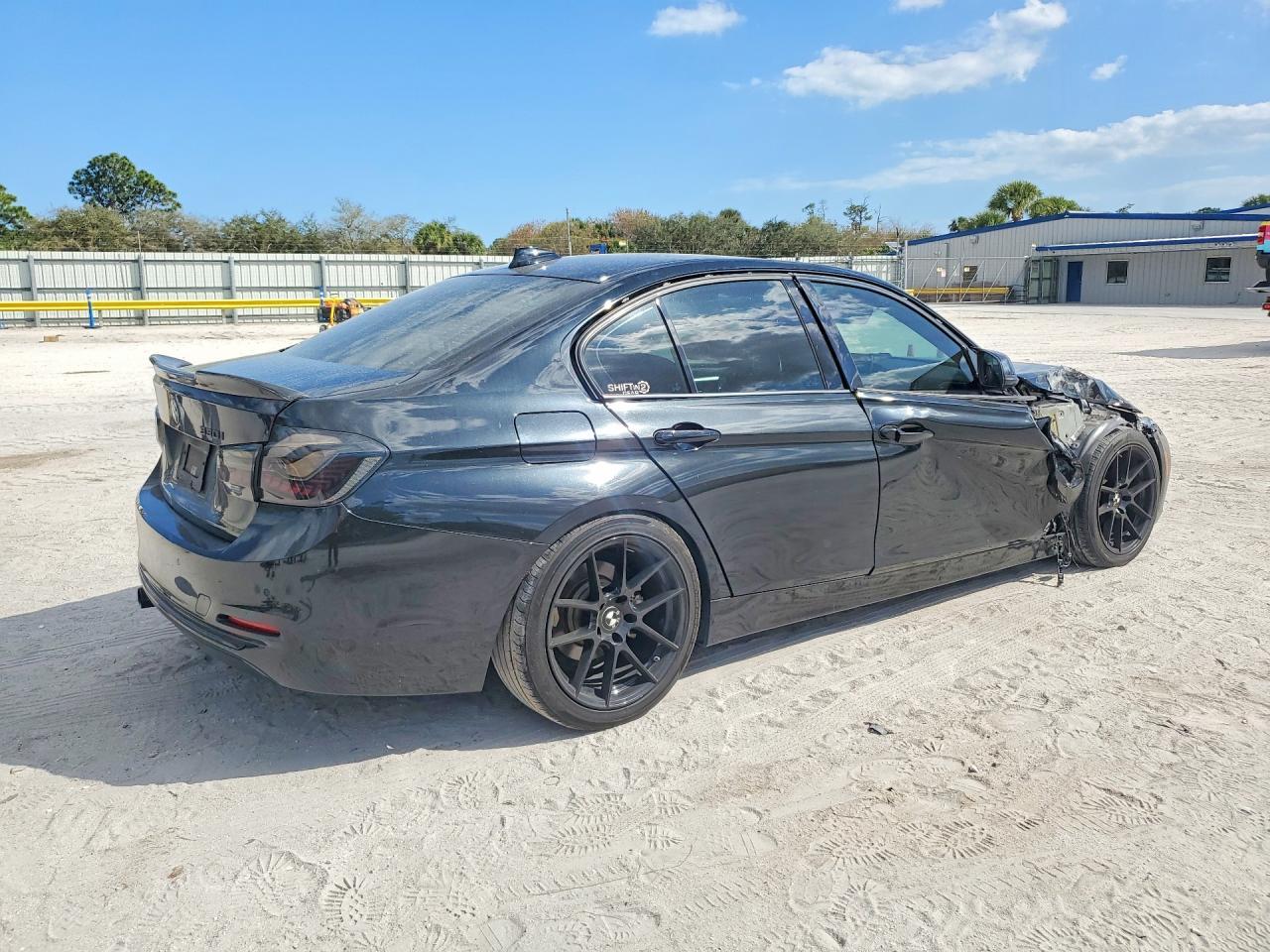 2017 BMW 330 I - zdjęcie 3