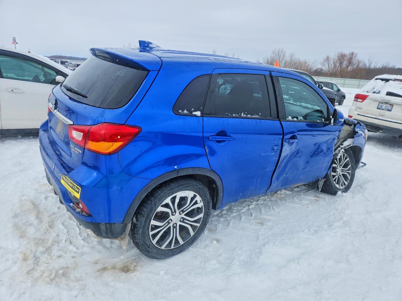 2018 Mitsubishi Outlander Sport Es - zdjęcie 3