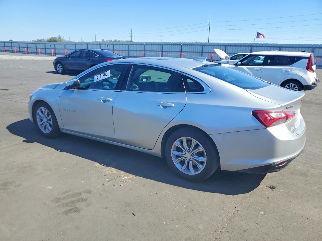 2020 Chevrolet Malibu Lt - zdjęcie 2