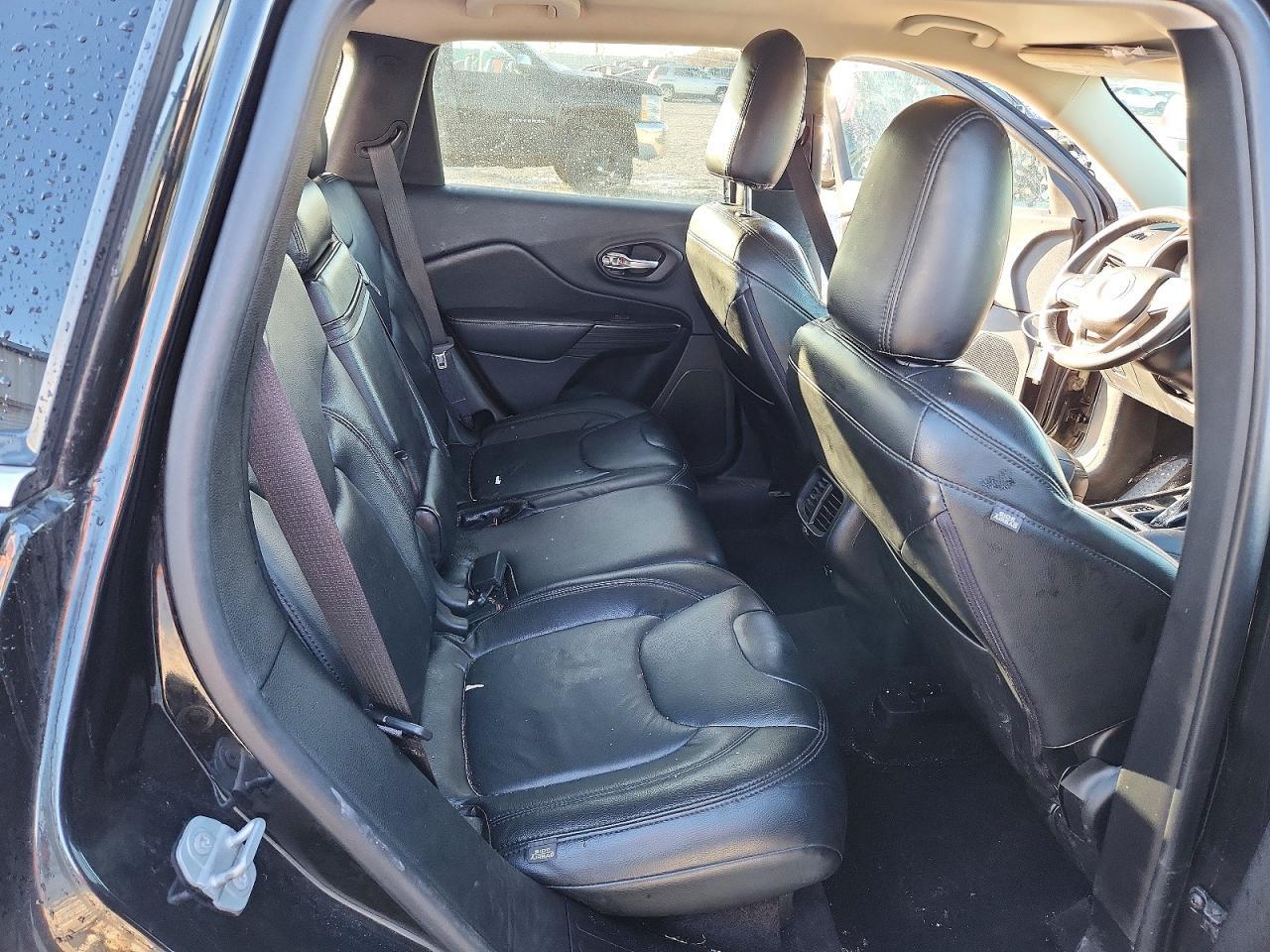 2016 Jeep Cherokee Latitude - zdjęcie 11