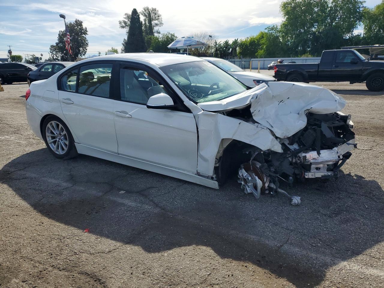 2018 BMW 320 I - zdjęcie 4