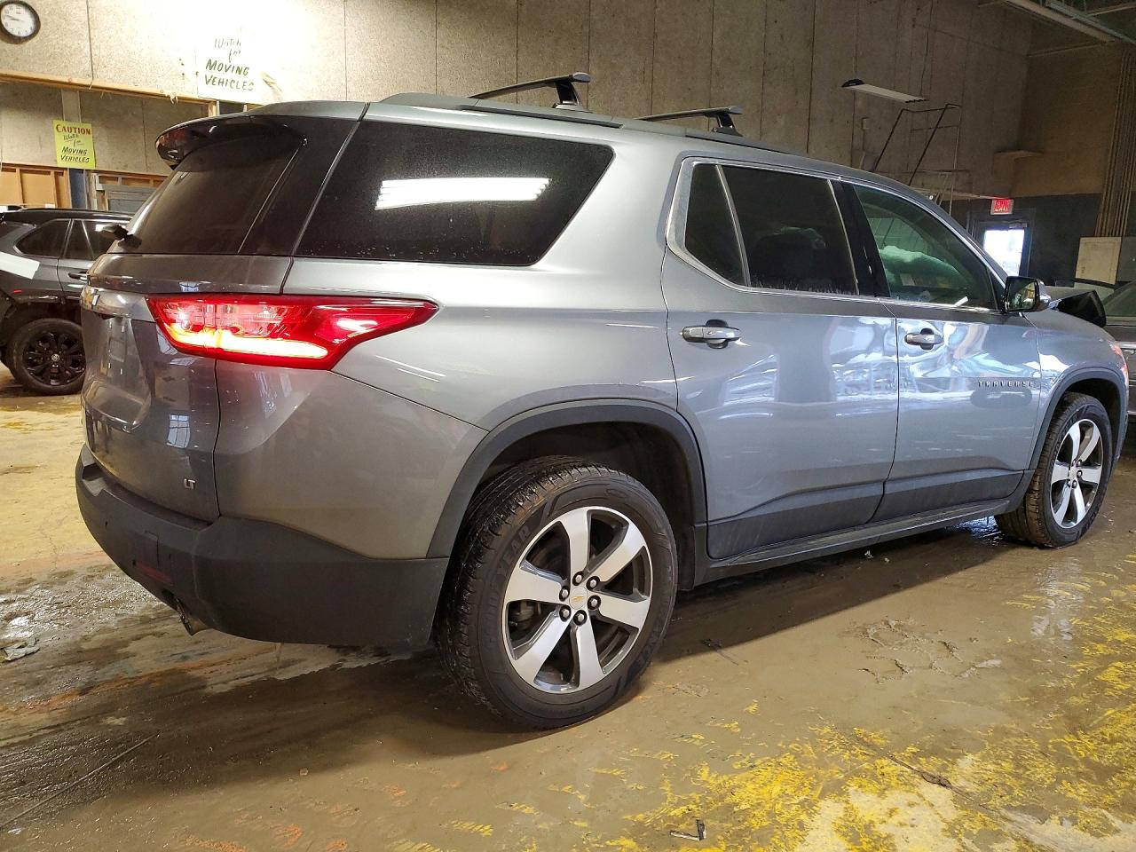 2020 Chevrolet Traverse Lt - zdjęcie 3