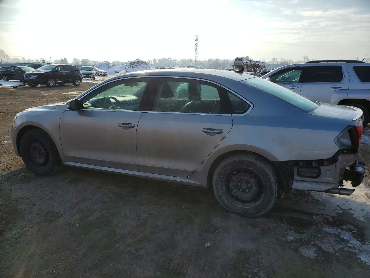 2014 Volkswagen Passat Sel - zdjęcie 2