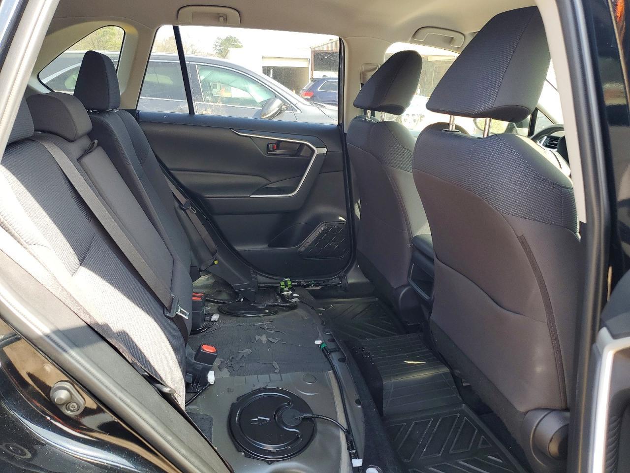 2019 Toyota Rav4 Le - zdjęcie 11