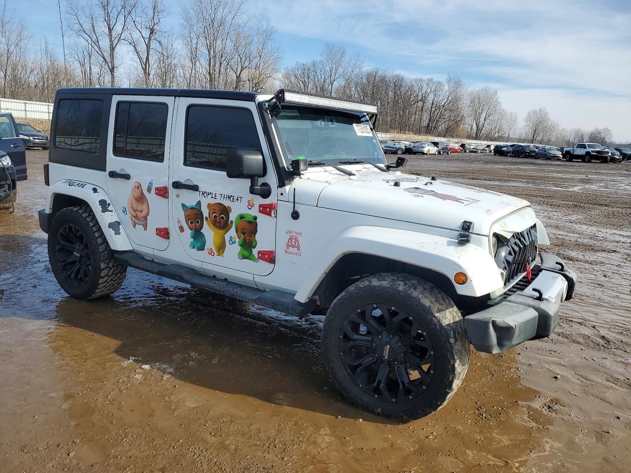 2014 Jeep Wrangler Unlimited Sahara - zdjęcie 4