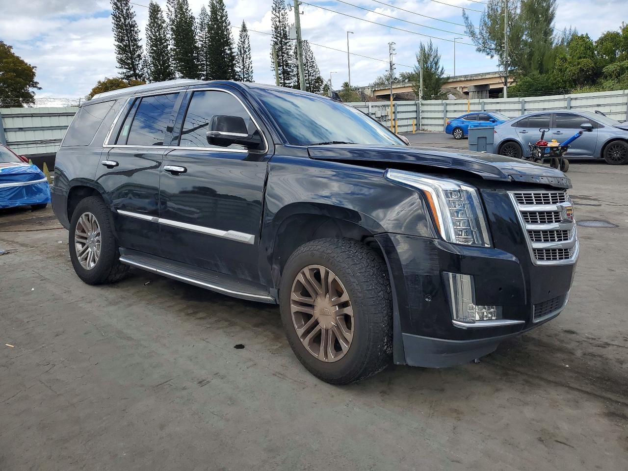 2019 Cadillac Escalade - zdjęcie 4