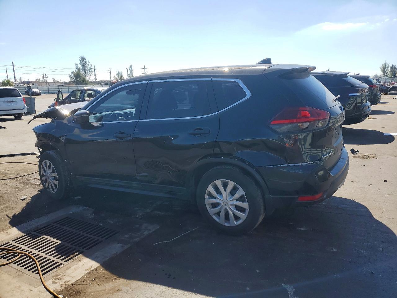 2018 Nissan Rogue S - zdjęcie 2