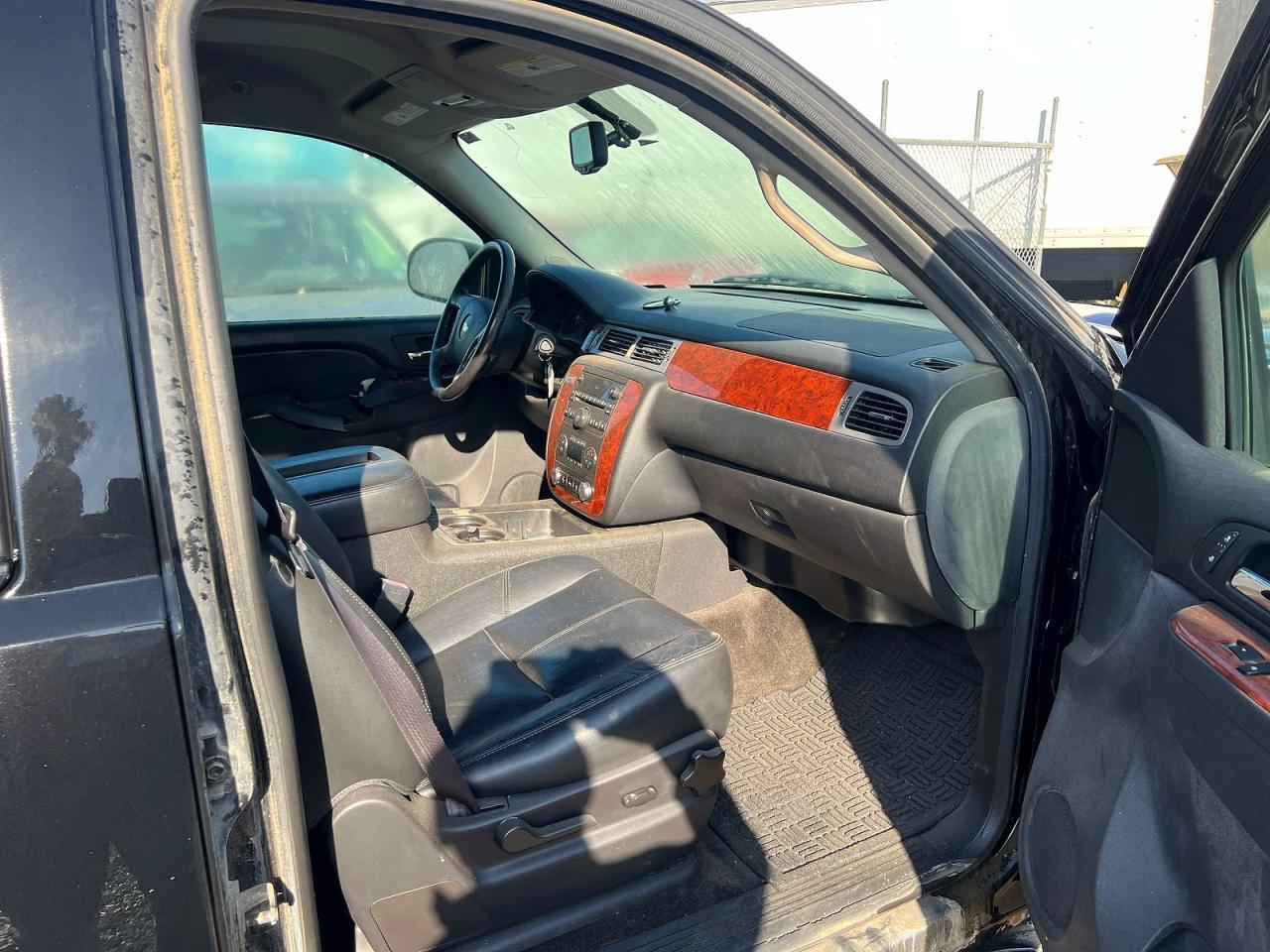 2014 Chevrolet Suburban C1500 Lt - zdjęcie 5