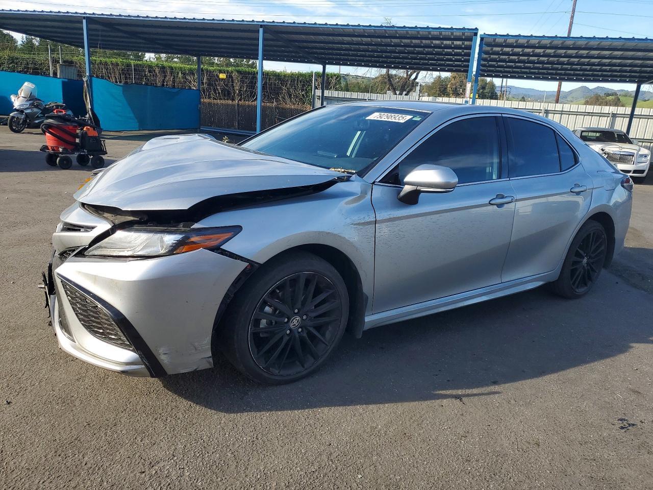 2023 Toyota Camry Xse - zdjęcie główne