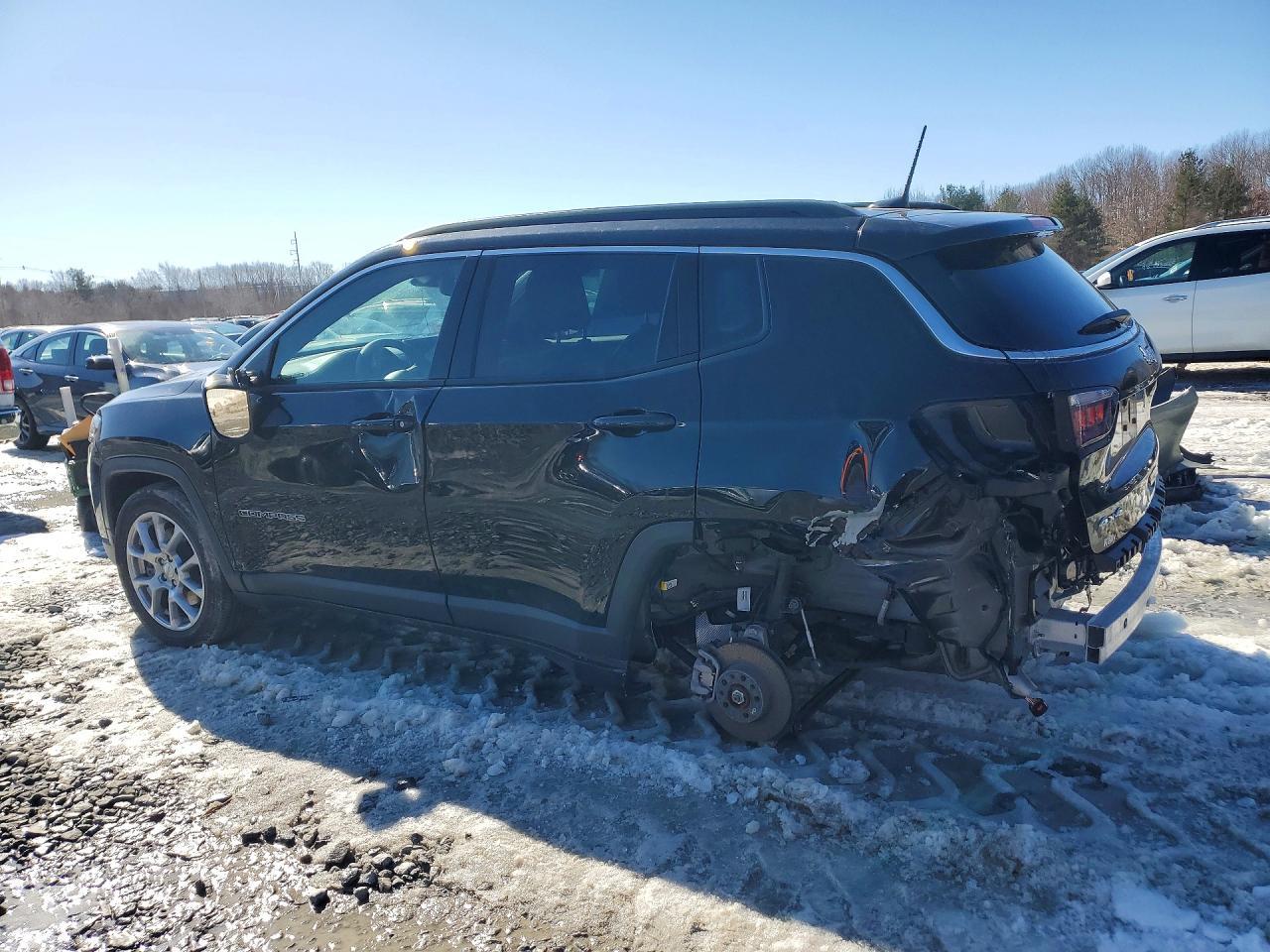 2023 Jeep Compass Latitude Lux - zdjęcie 2