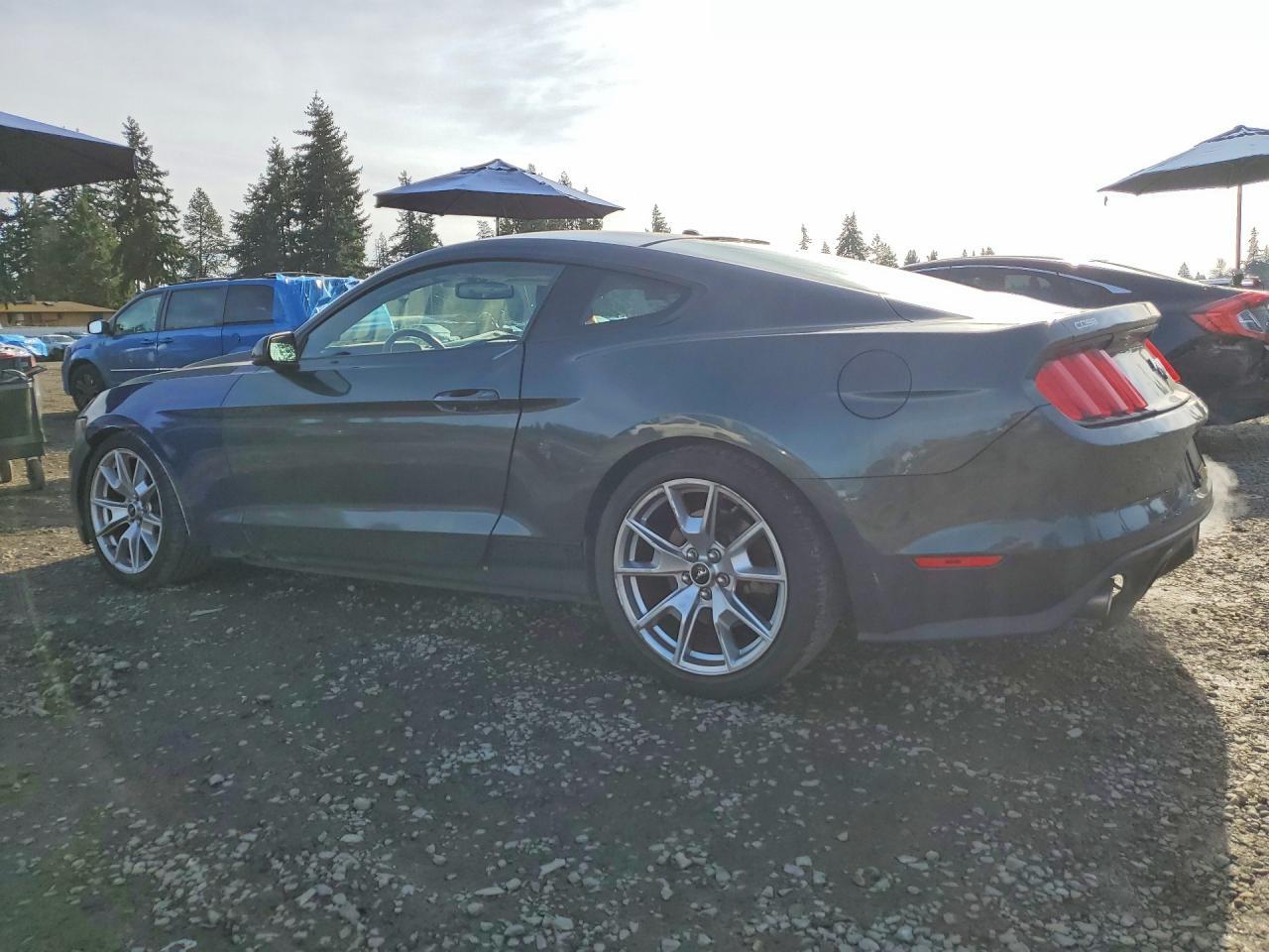 2015 Ford Mustang - zdjęcie 2