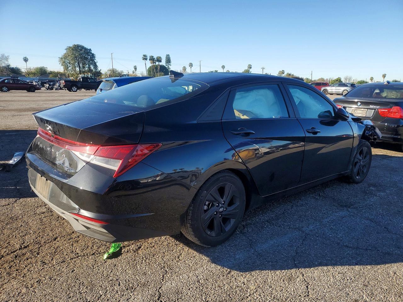 2023 Hyundai Elantra Sel - zdjęcie 3