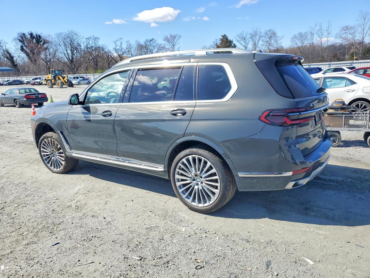 2026 BMW X7 xDrive40I - zdjęcie 2