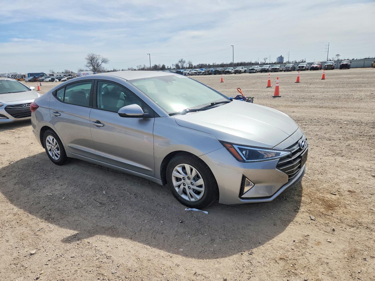 2020 Hyundai Elantra Se - zdjęcie 4