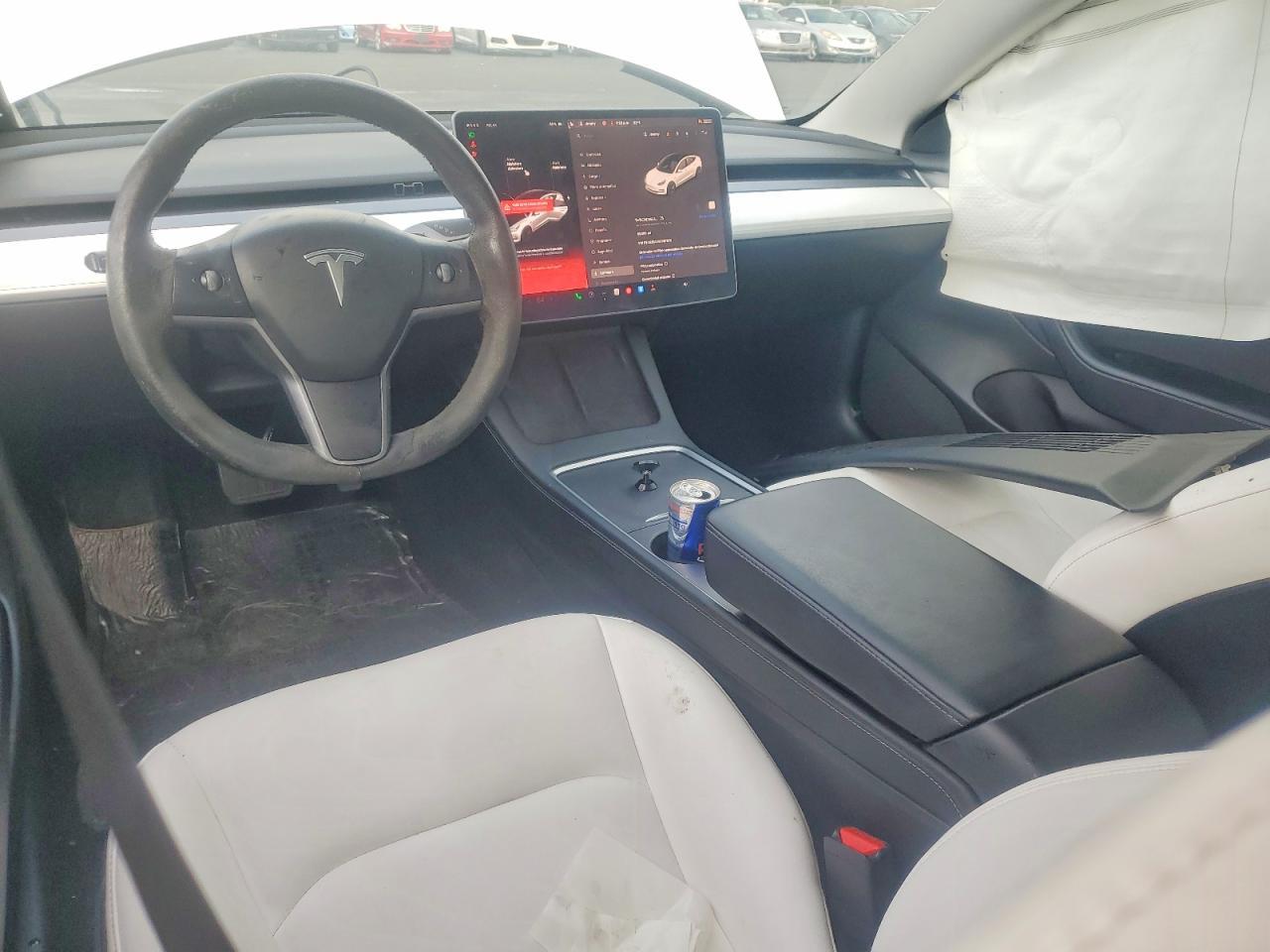 2021 Tesla Model 3 - zdjęcie 8