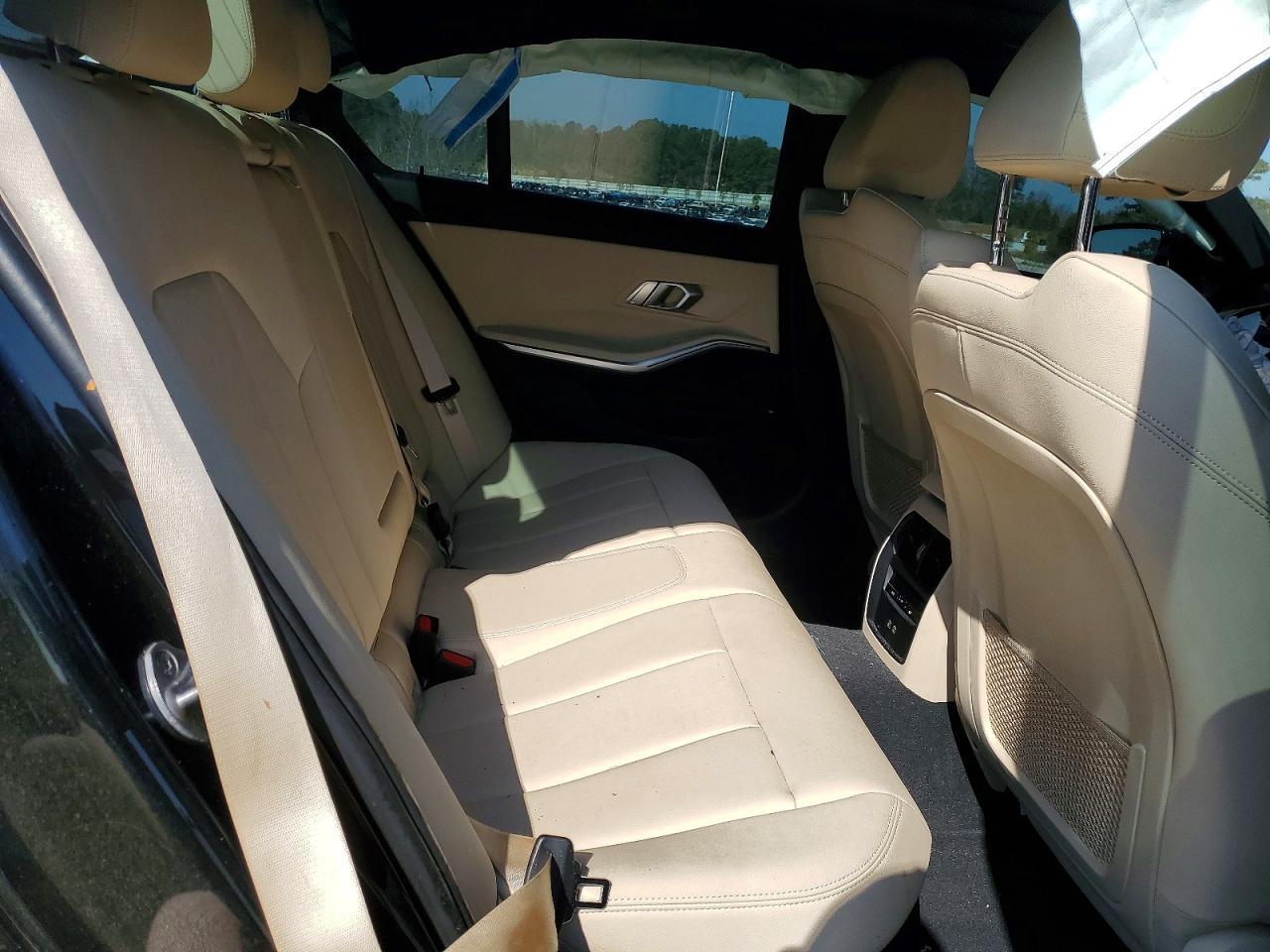 2021 BMW 330I - zdjęcie 10