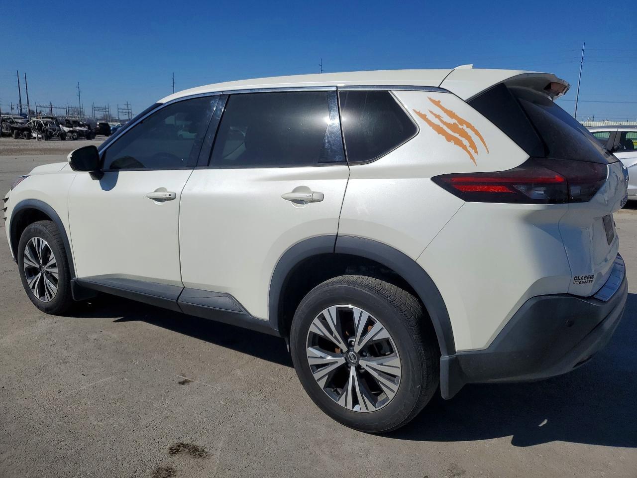 2021 Nissan Rogue Sv - zdjęcie 2