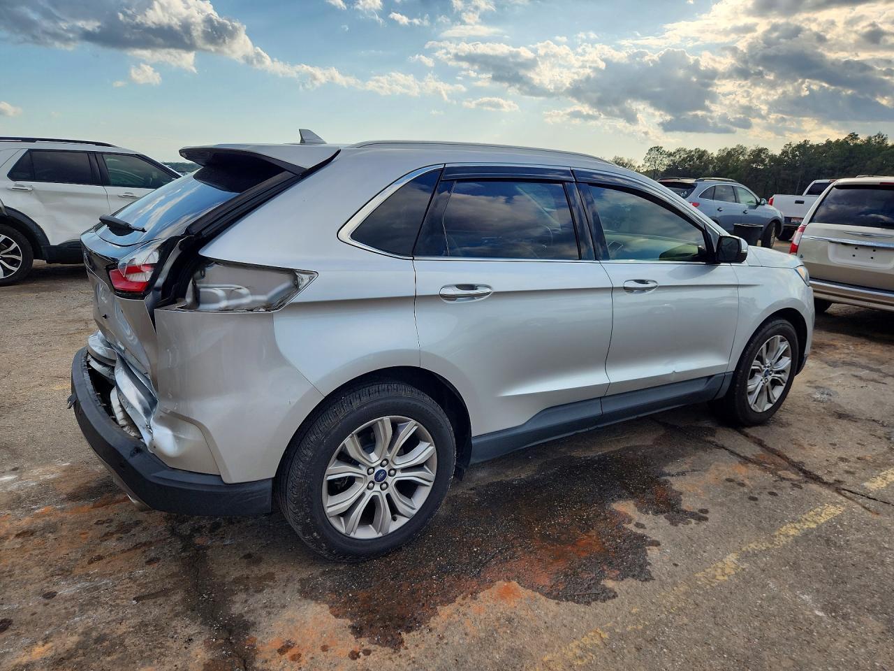 2019 Ford Edge Titanium - zdjęcie 3