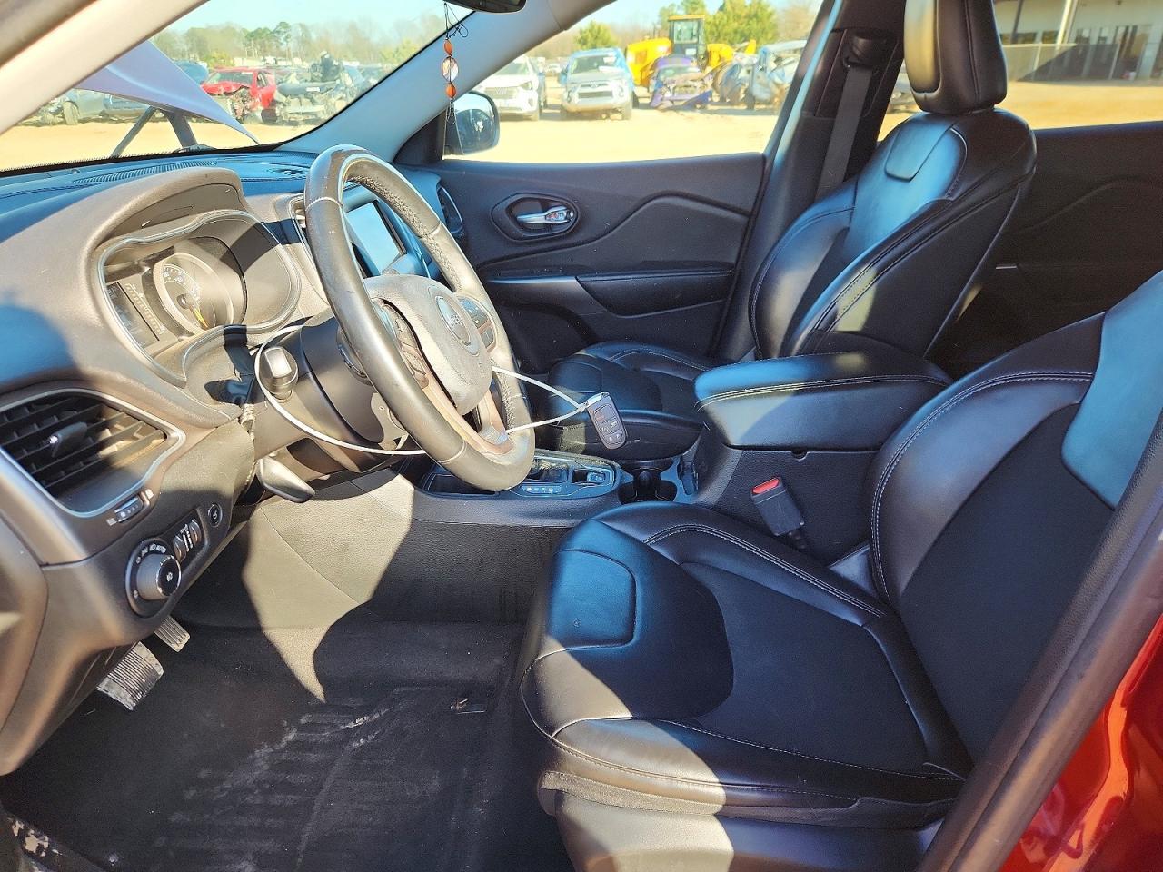 2019 Jeep Cherokee Latitude Plus - zdjęcie 7