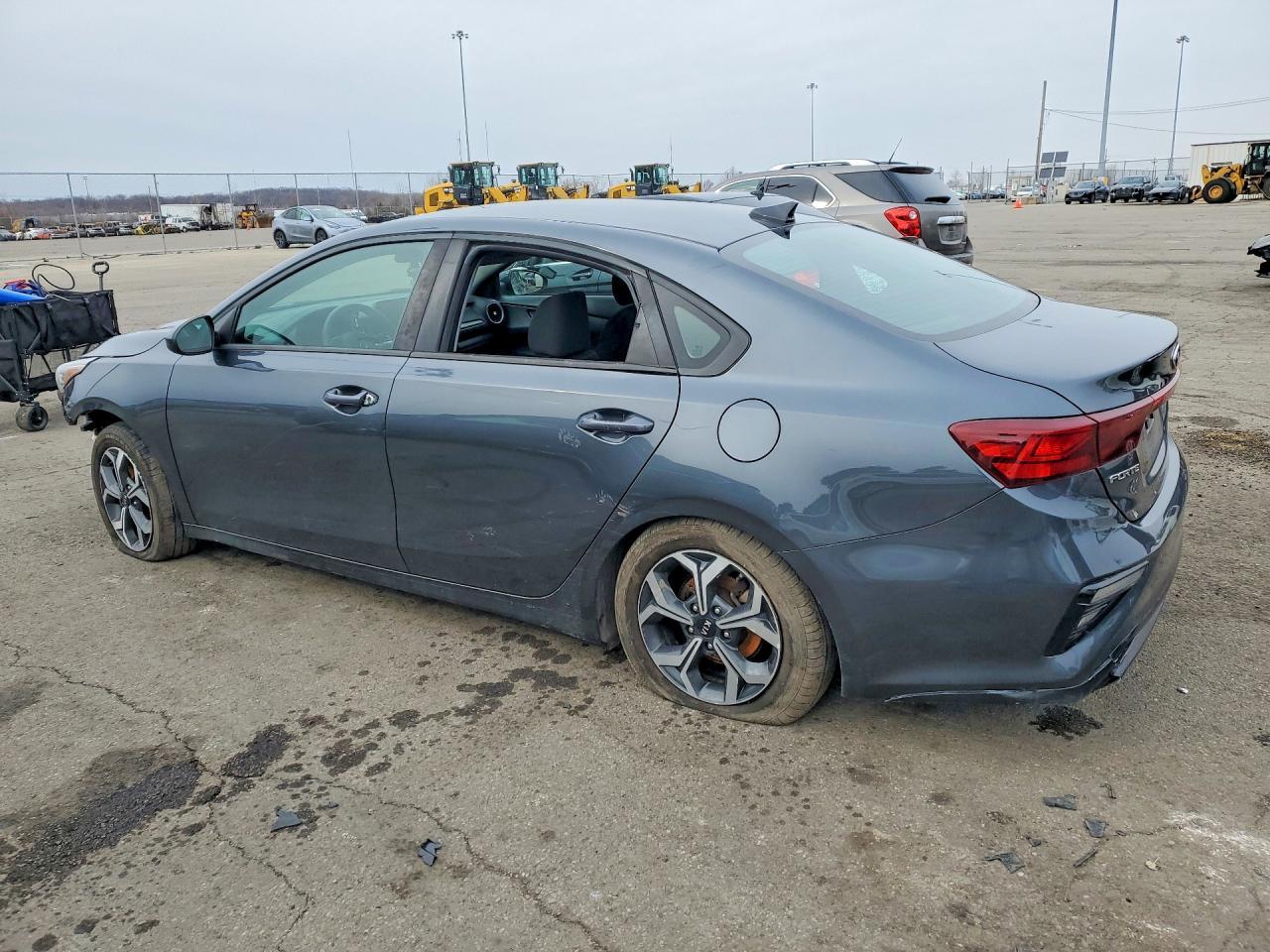 2019 Kia Forte Lxs - zdjęcie 2