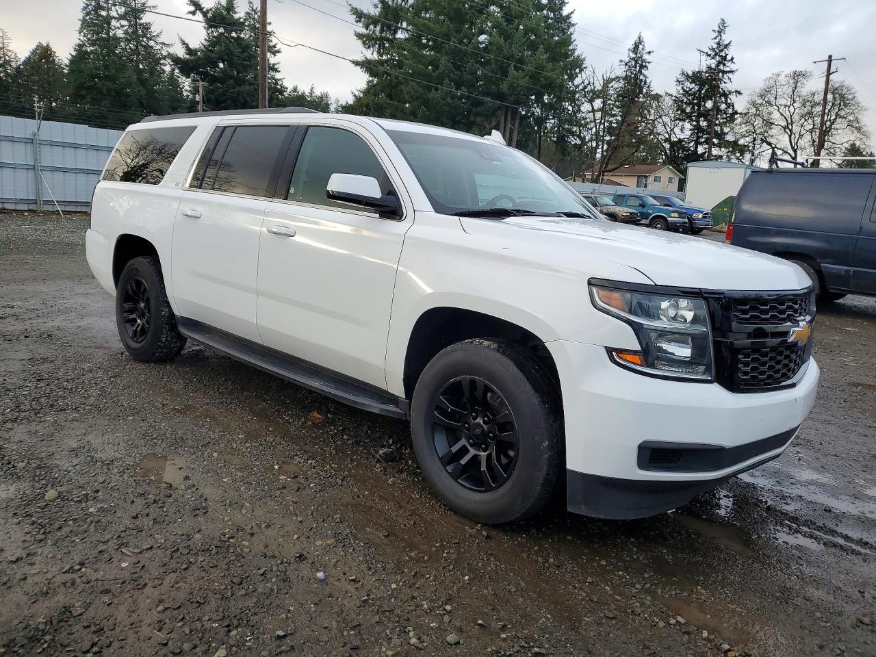 2020 Chevrolet Suburban K1500 Lt - zdjęcie 4