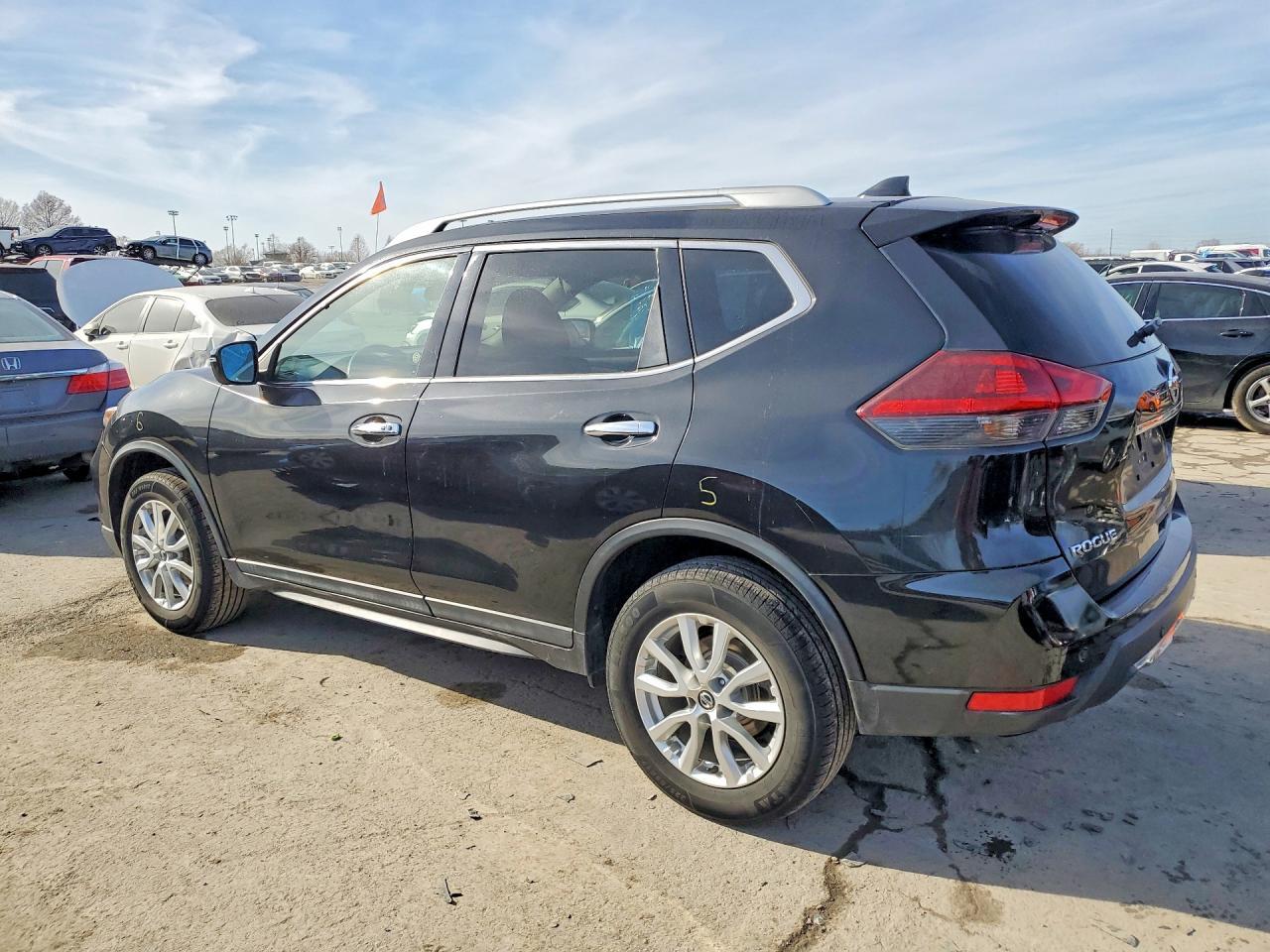 2020 Nissan Rogue S - zdjęcie 2