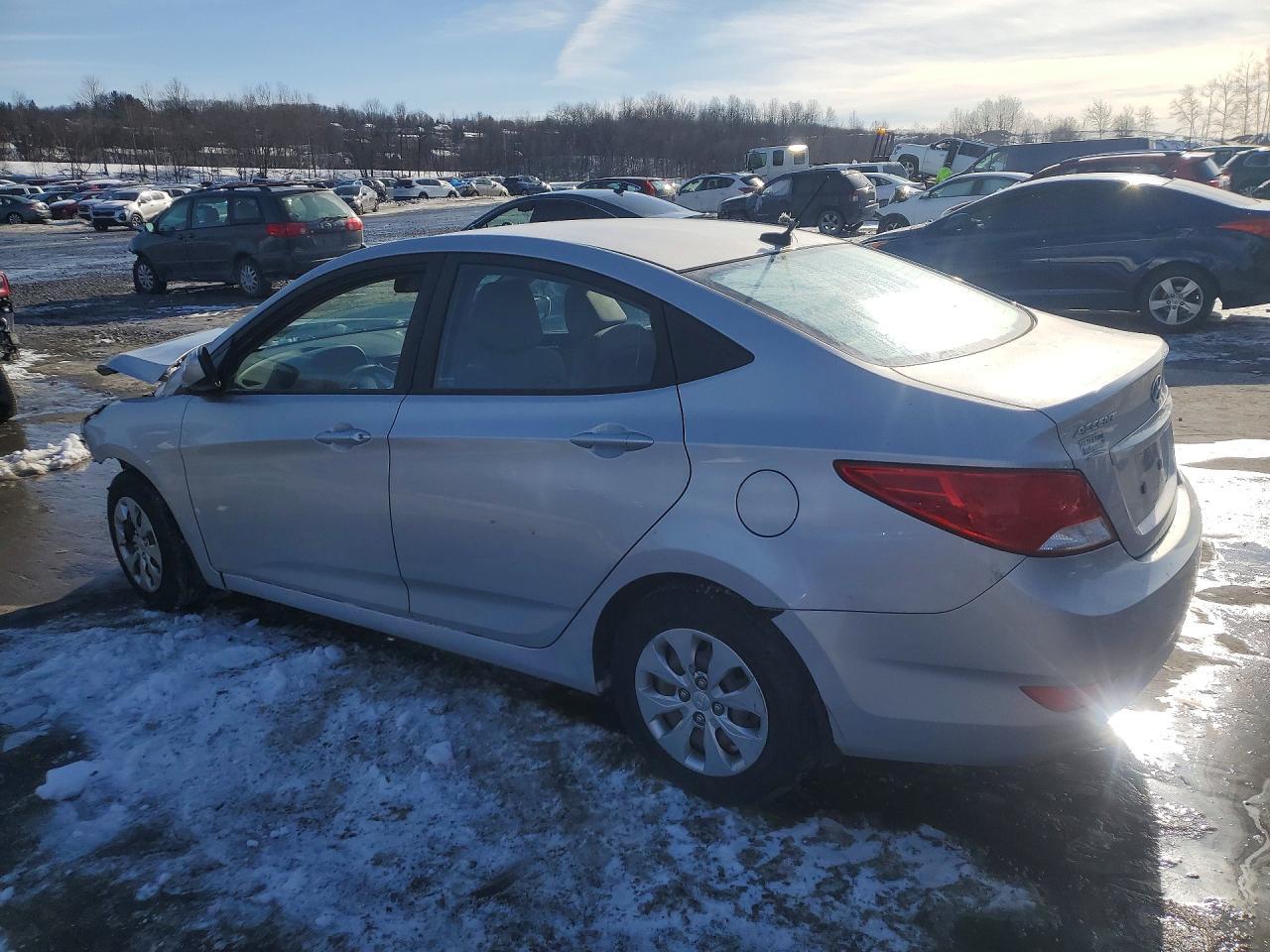 2016 Hyundai Accent Se - zdjęcie 2