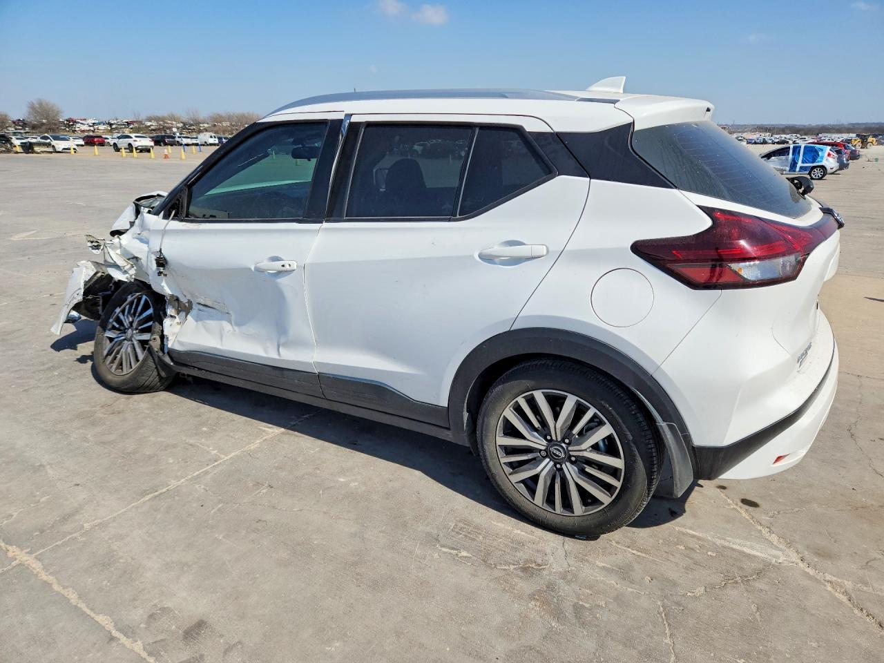 2024 Nissan Kicks Sv - zdjęcie 2