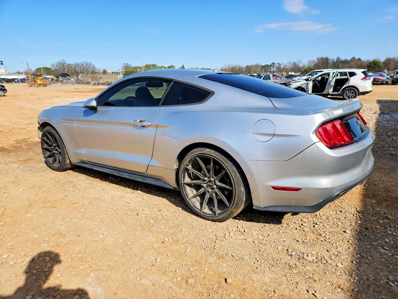 2016 Ford Mustang - zdjęcie 2
