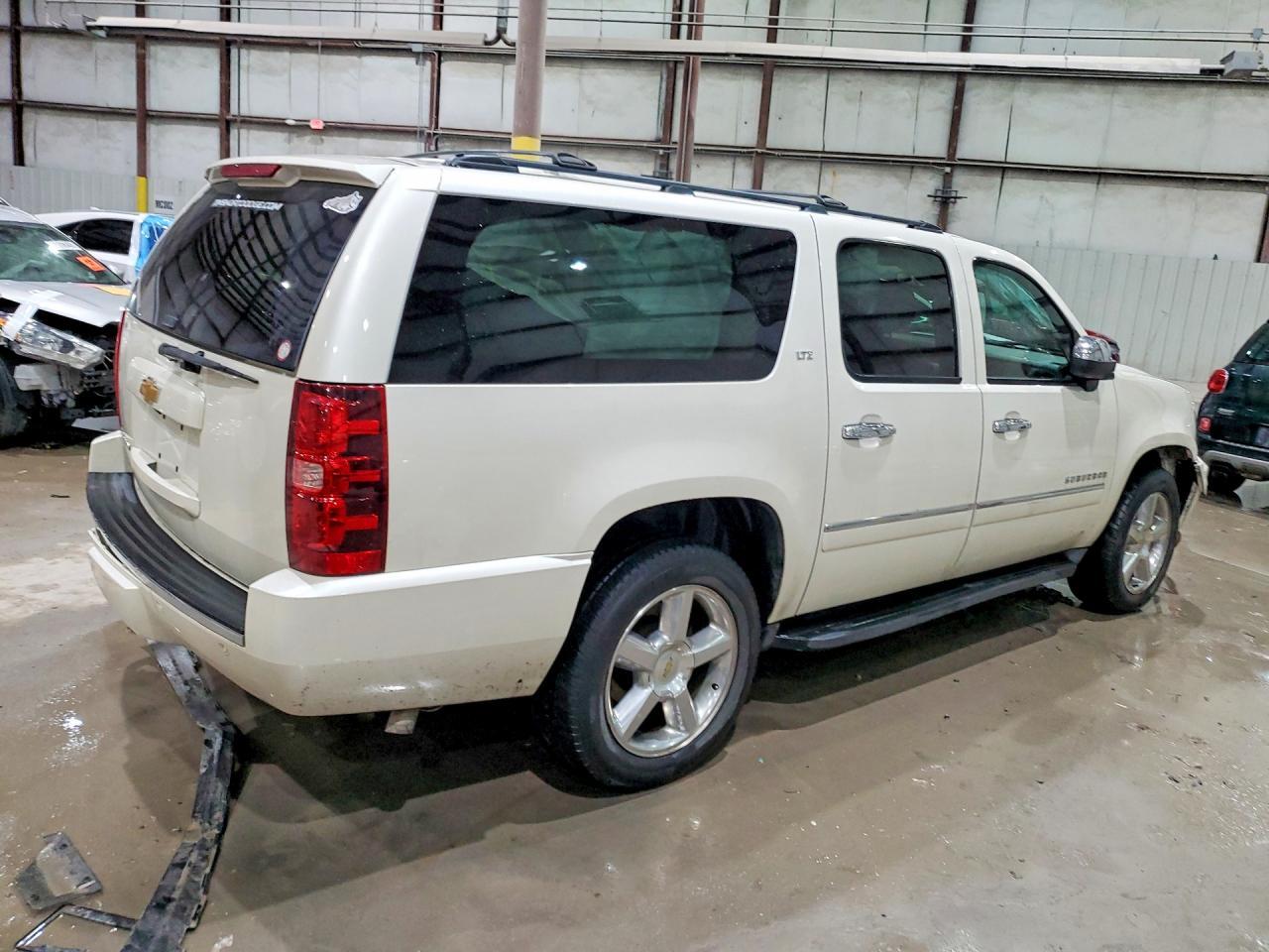 2014 Chevrolet Suburban K1500 Ltz - zdjęcie 3
