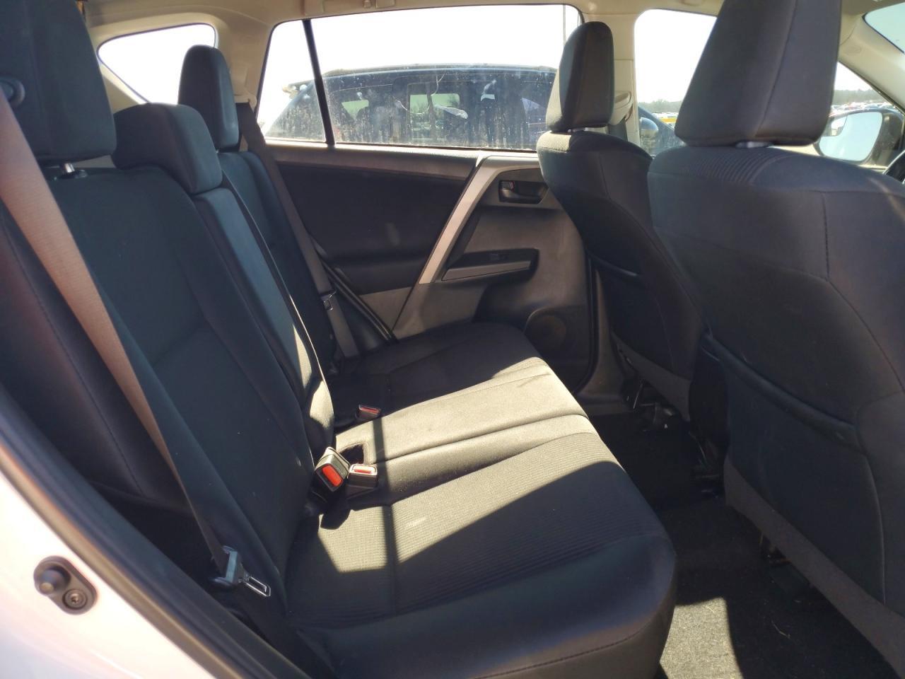 2017 Toyota Rav4 Le - zdjęcie 11