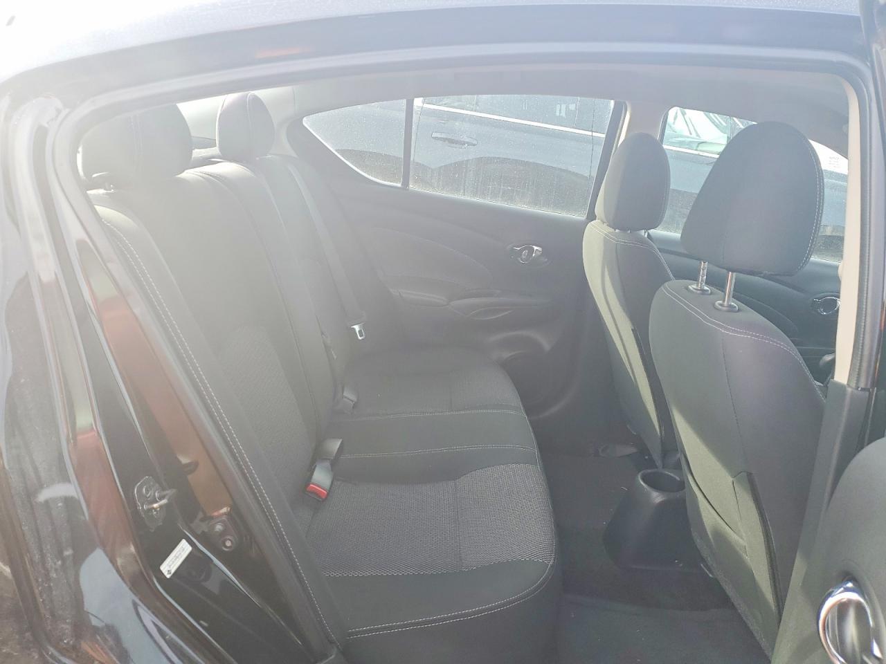 2018 Nissan Versa S - zdjęcie 10