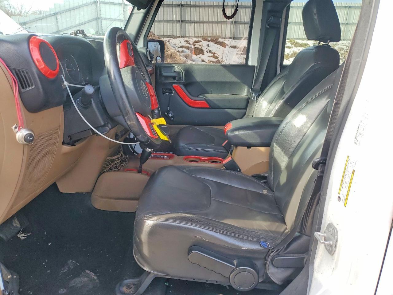 2014 Jeep Wrangler Unlimited Sahara - zdjęcie 7