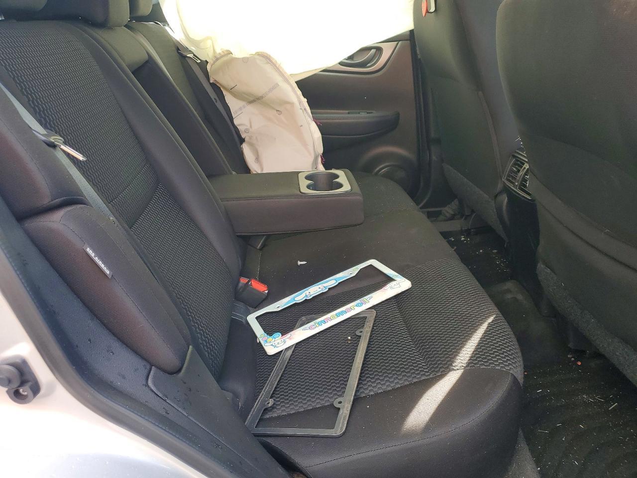 2020 Nissan Rogue Sport S - zdjęcie 10