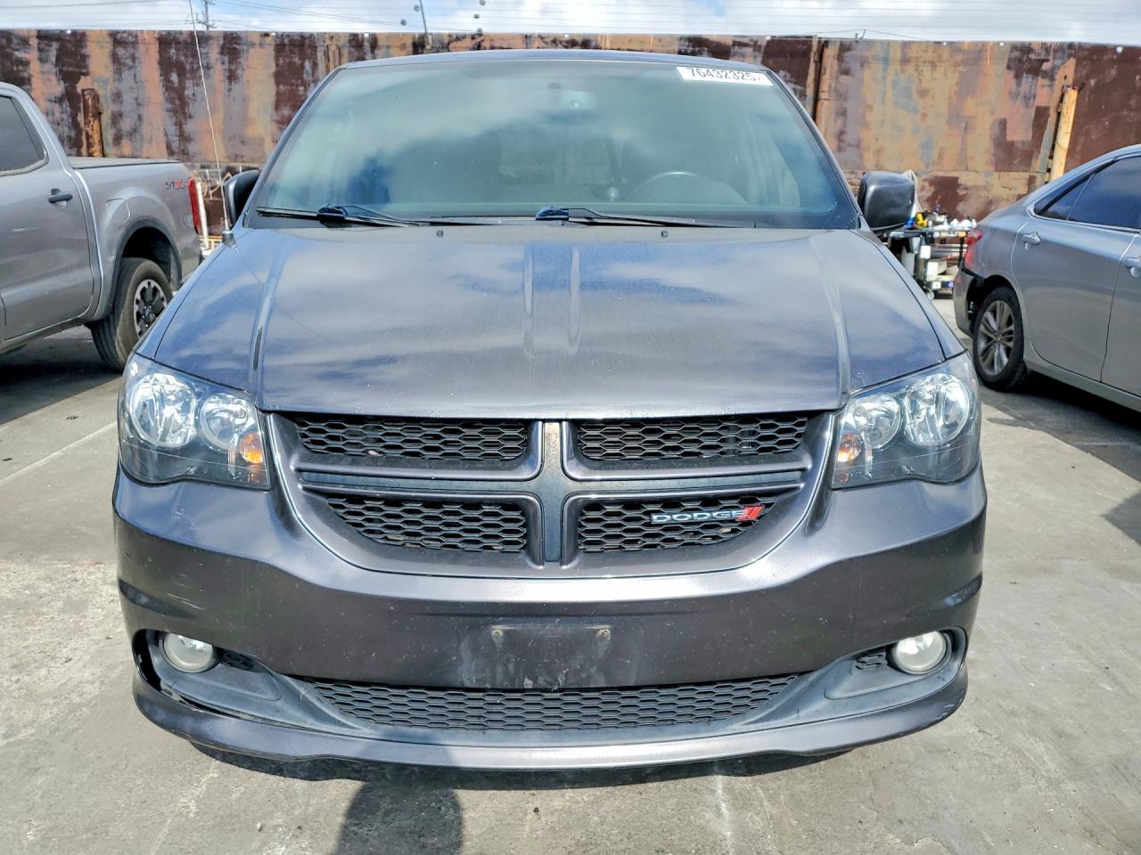 2018 Dodge Grand Caravan Gt - zdjęcie 5