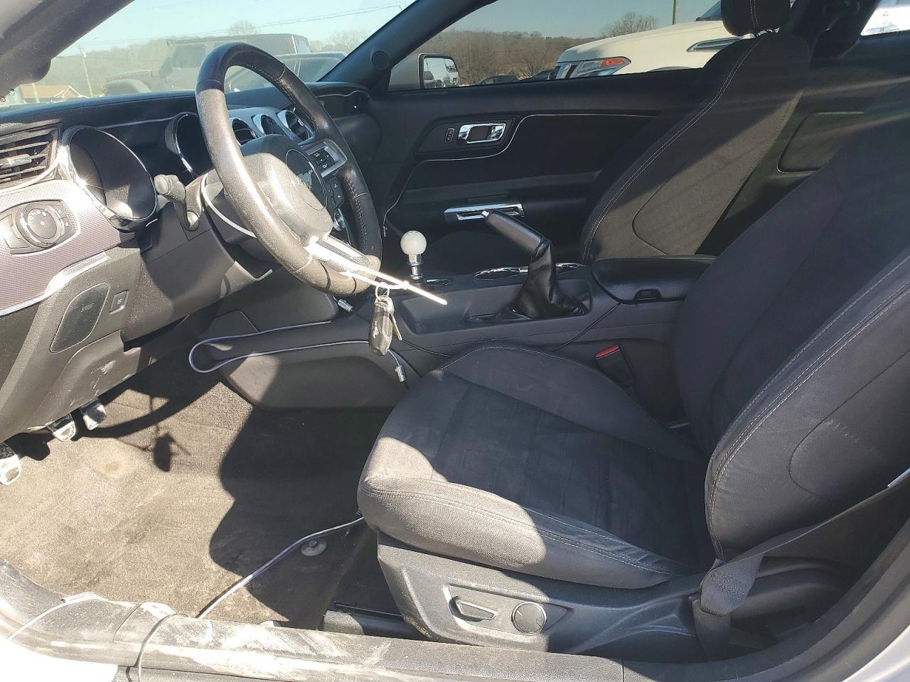 2015 Ford Mustang - zdjęcie 7