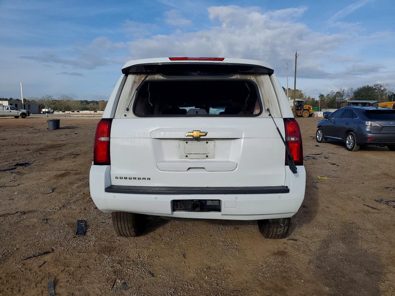 2019 Chevrolet Suburban C1500 Lt - zdjęcie 6