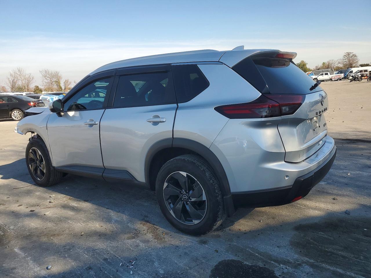 2024 Nissan Rogue Sv - zdjęcie 2