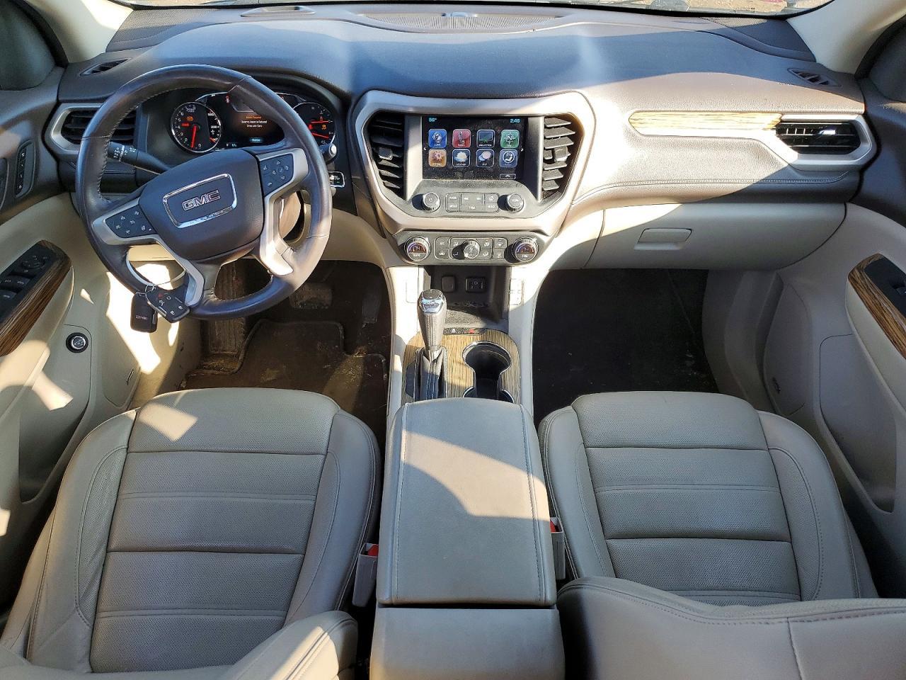 2017 GMC Acadia Denali - zdjęcie 8