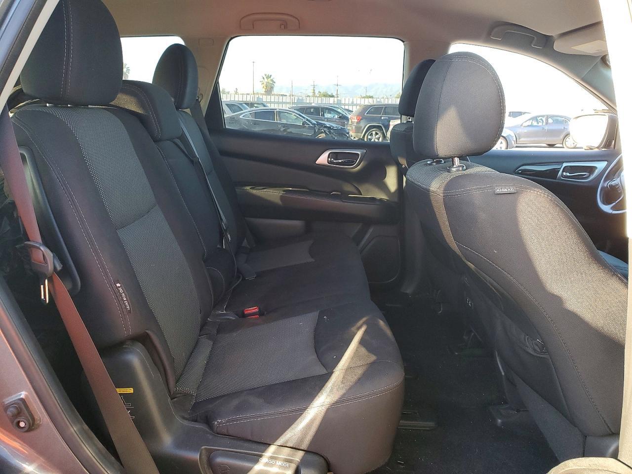 2020 Nissan Pathfinder Sv - zdjęcie 11