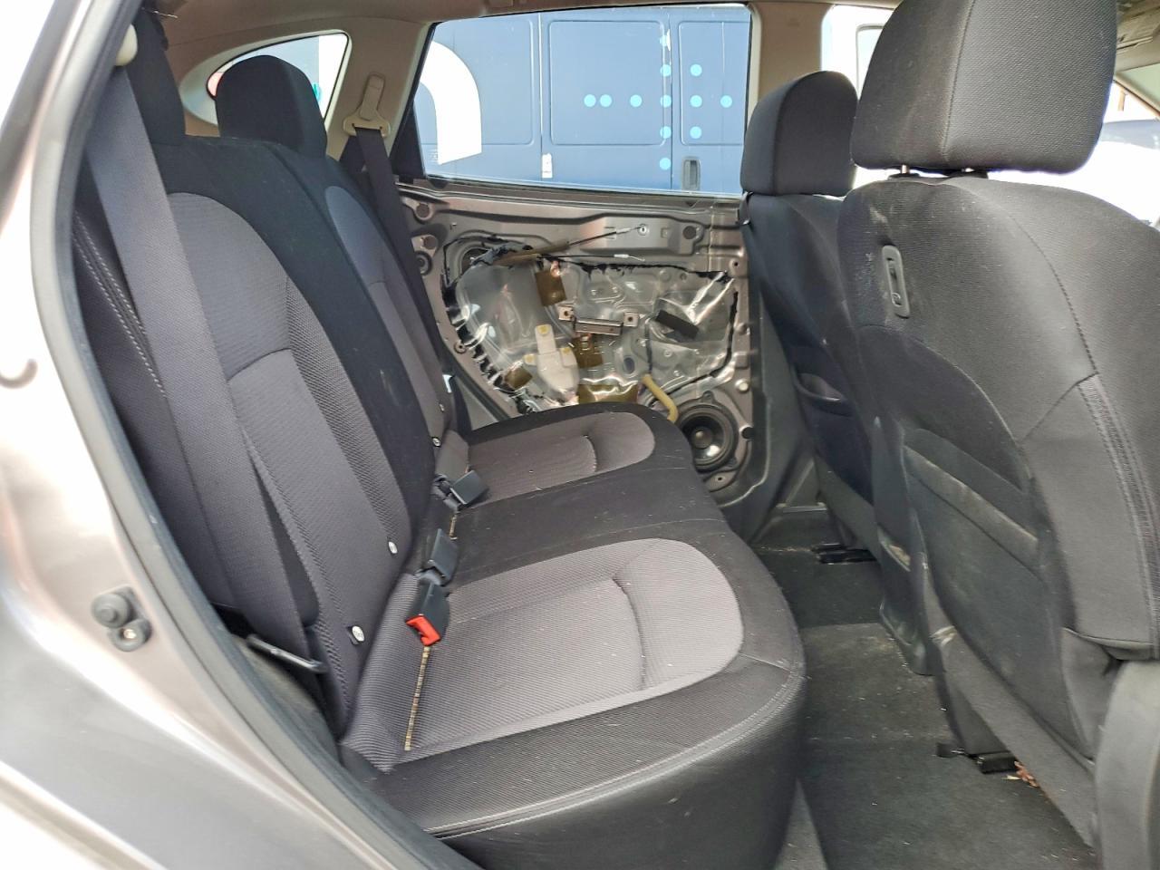 2013 Nissan Rogue S - zdjęcie 11